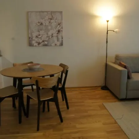 Keskustan Kaksio 45 M2 Autopaikalla, Rautatienkatu 19, 9 Krs *