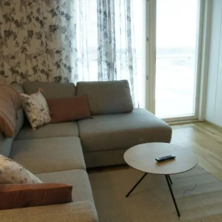 Keskustan Kaksio 45 M2 Autopaikalla, Rautatienkatu 19, 9 Krs Апартаменты *