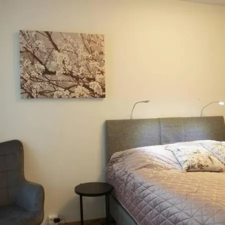 Huoneisto Keskustan Kaksio 45 M2 Autopaikalla, Rautatienkatu 19, 9 Krs *