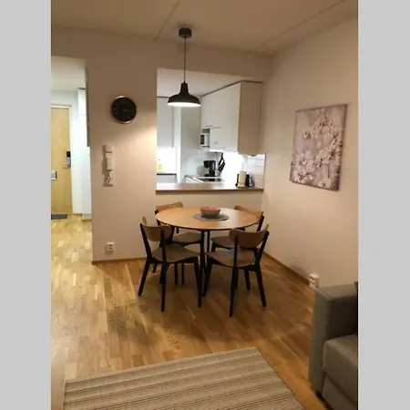 Апартаменты Keskustan Kaksio 45 M2 Autopaikalla, Rautatienkatu 19, 9 Krs Оулу